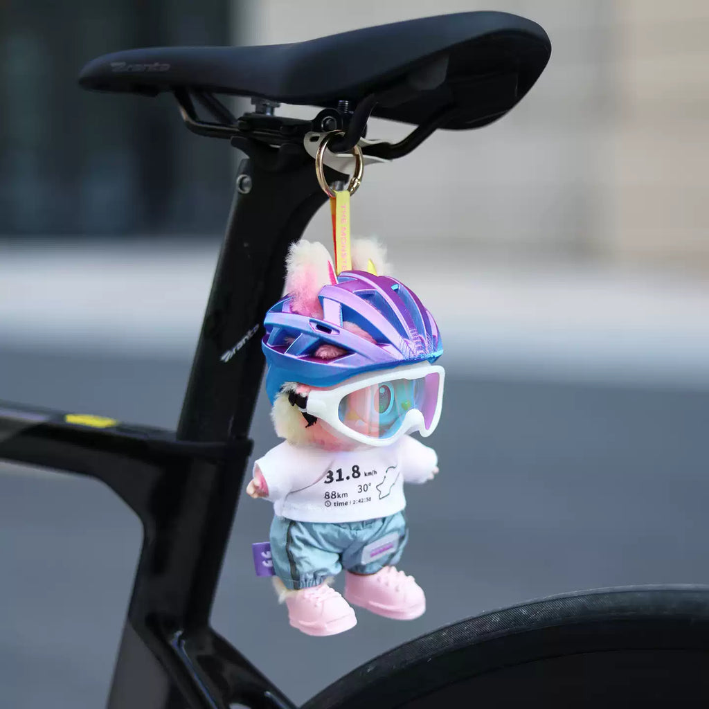 Handmade Cycling Outfit Set – Gradient Helmet & Sporty Street Style