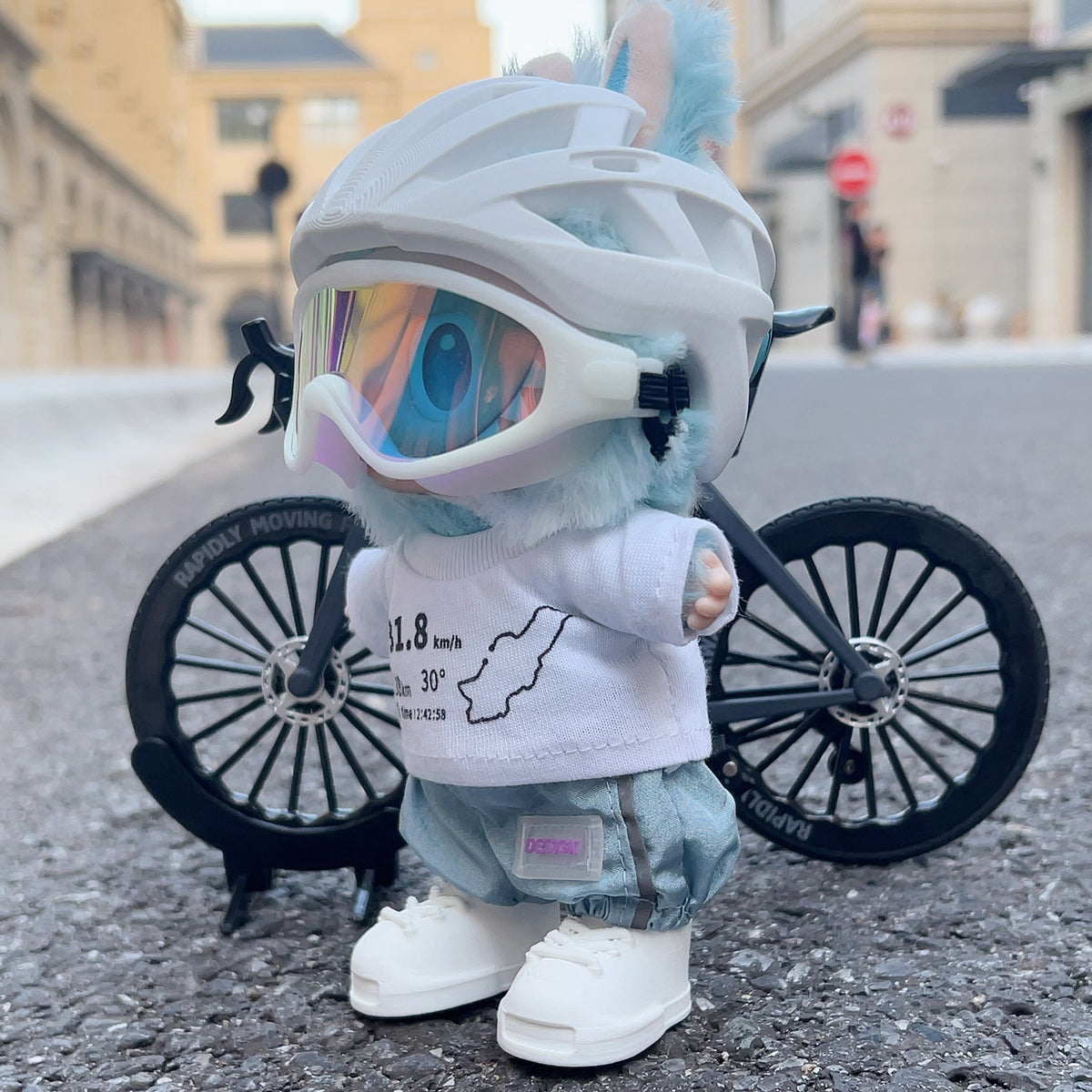 Handmade Cycling Outfit Set – Gradient Helmet & Sporty Street Style