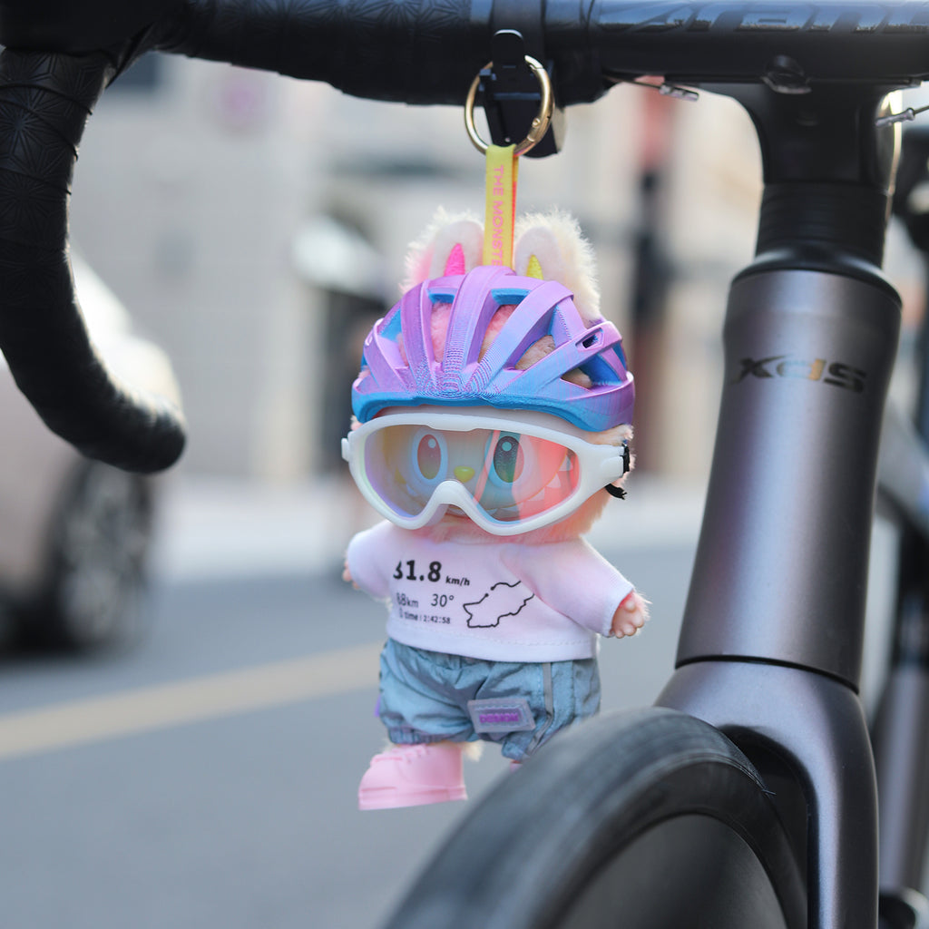 Handmade Cycling Outfit Set – Gradient Helmet & Sporty Street Style