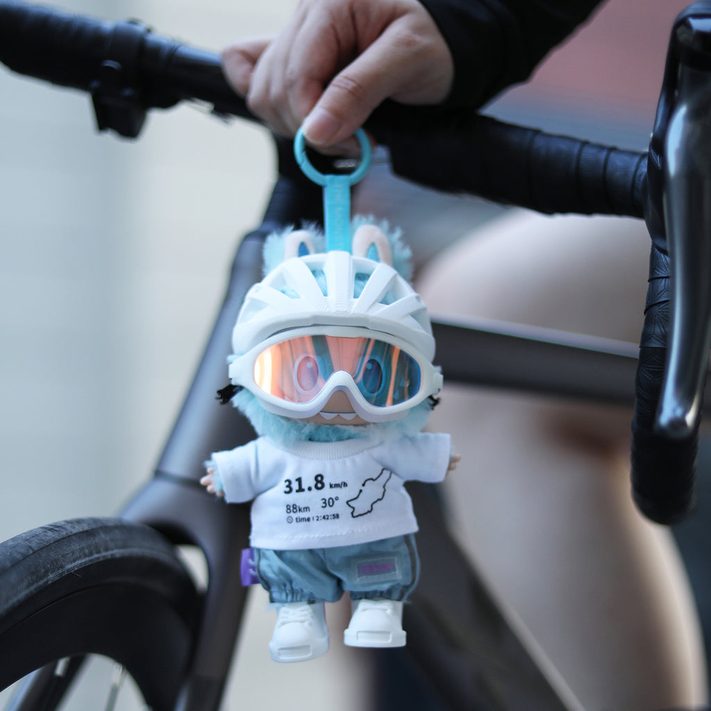 Handmade Cycling Outfit Set – Gradient Helmet & Sporty Street Style