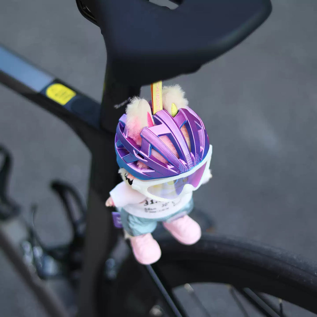 Handmade Cycling Outfit Set – Gradient Helmet & Sporty Street Style