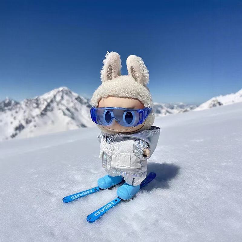 Labubu Ski Outfit Set – Includes Goggles, Jacket, Pants & Skis