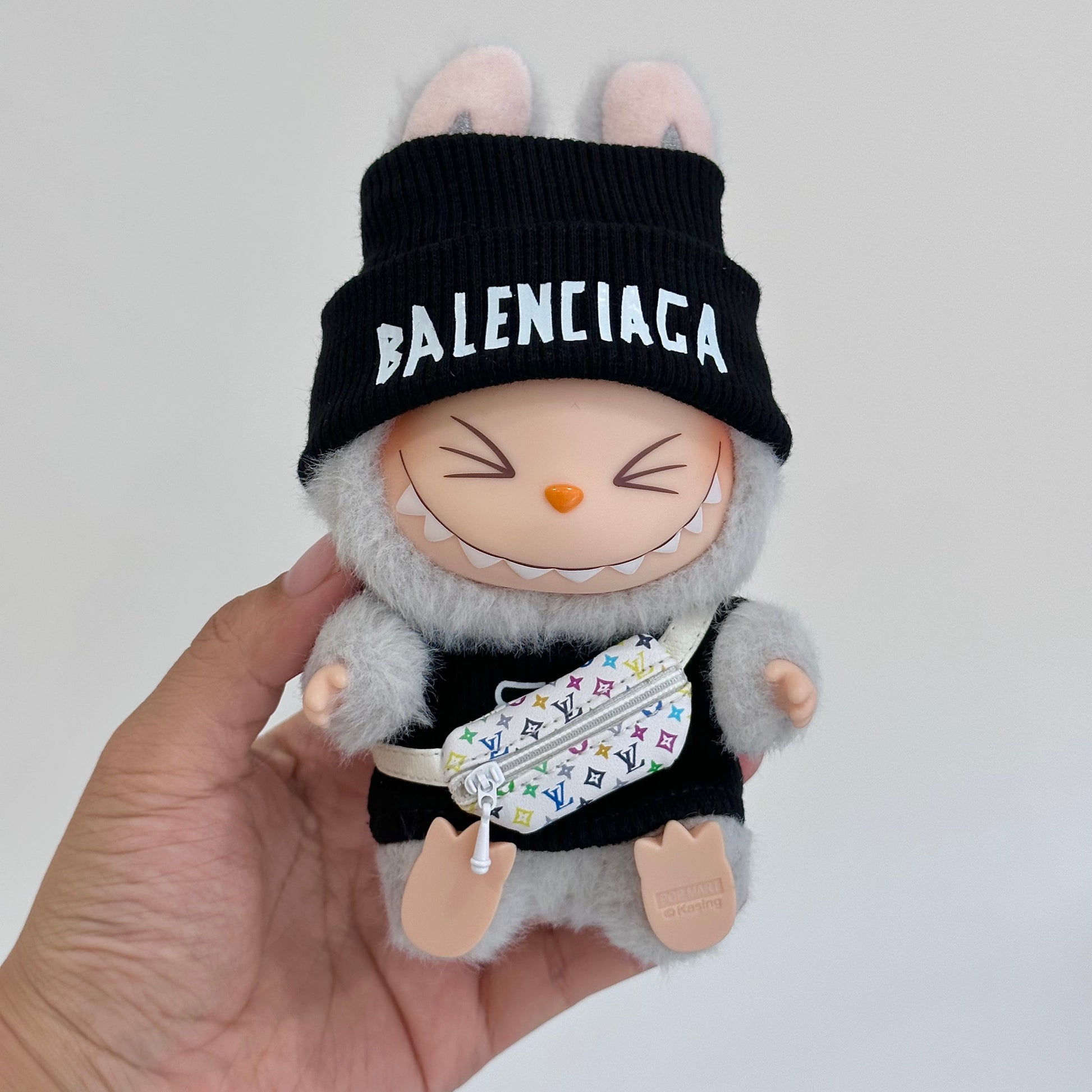 POP MART The Monsters Labubu Fashion Outfit - Balenciaga Style Black Top+ LV Style Bag+Hat